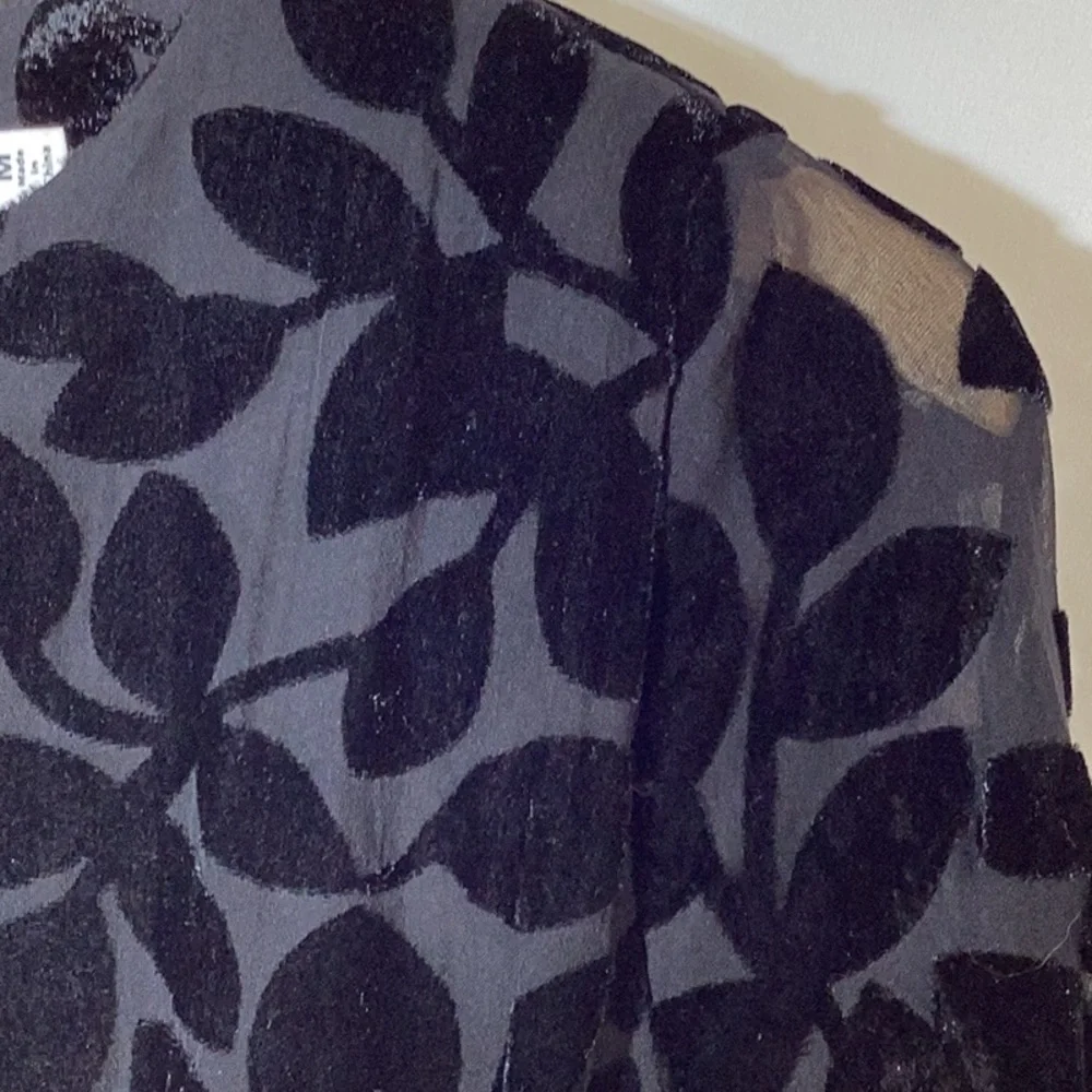 GRETCHEN SCOTT Ursula Swing Dress
- Luxe Leaf Velvet Black Size Medium - Picture 10 of 14